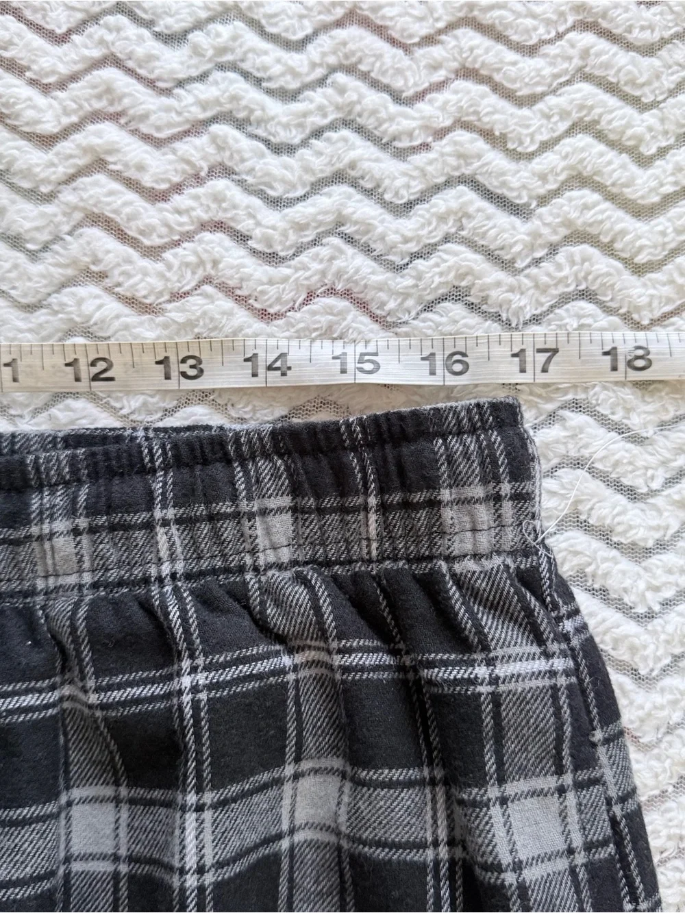 NFL Las Vegas Raiders Embroidered Logo Black White Plaid Sleepwear Pants Sz XL